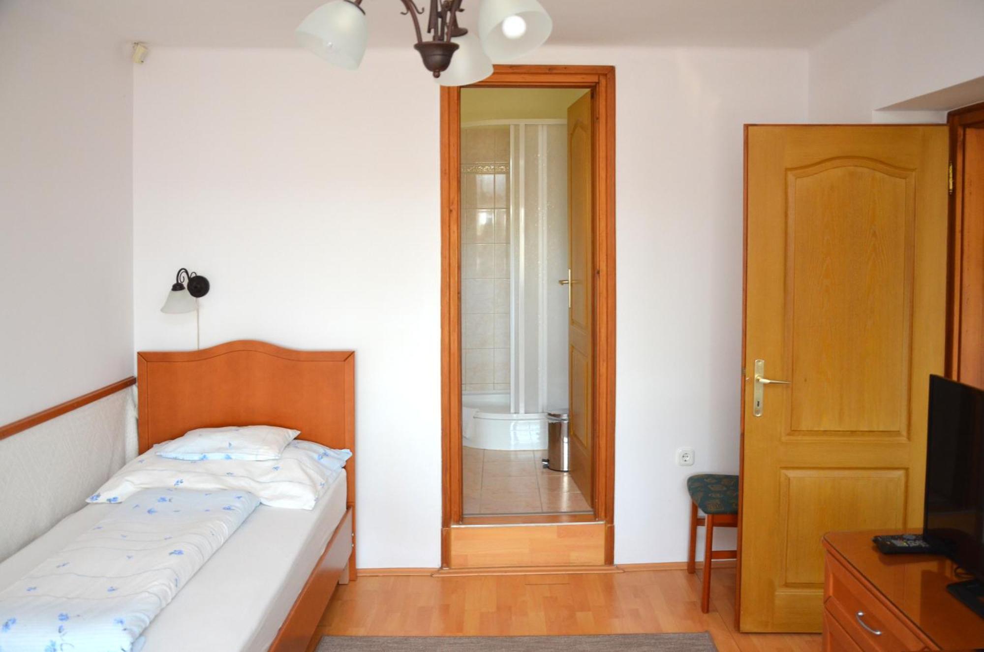 Panorama Apartmanhaz シャールヴァール エクステリア 写真